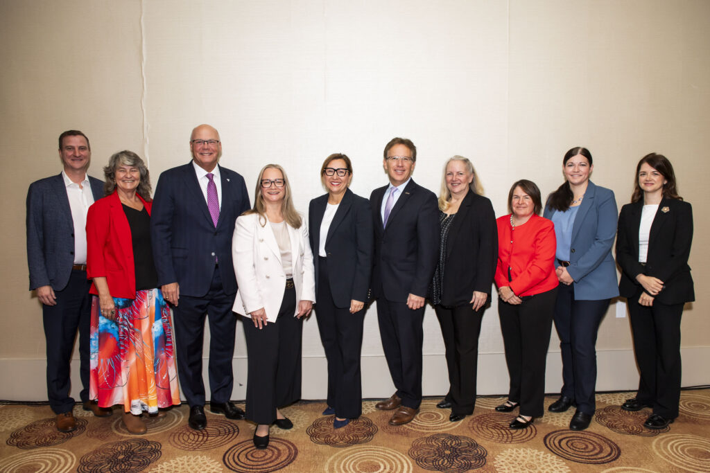 ONPHA posing with government representatives and ONPHA members